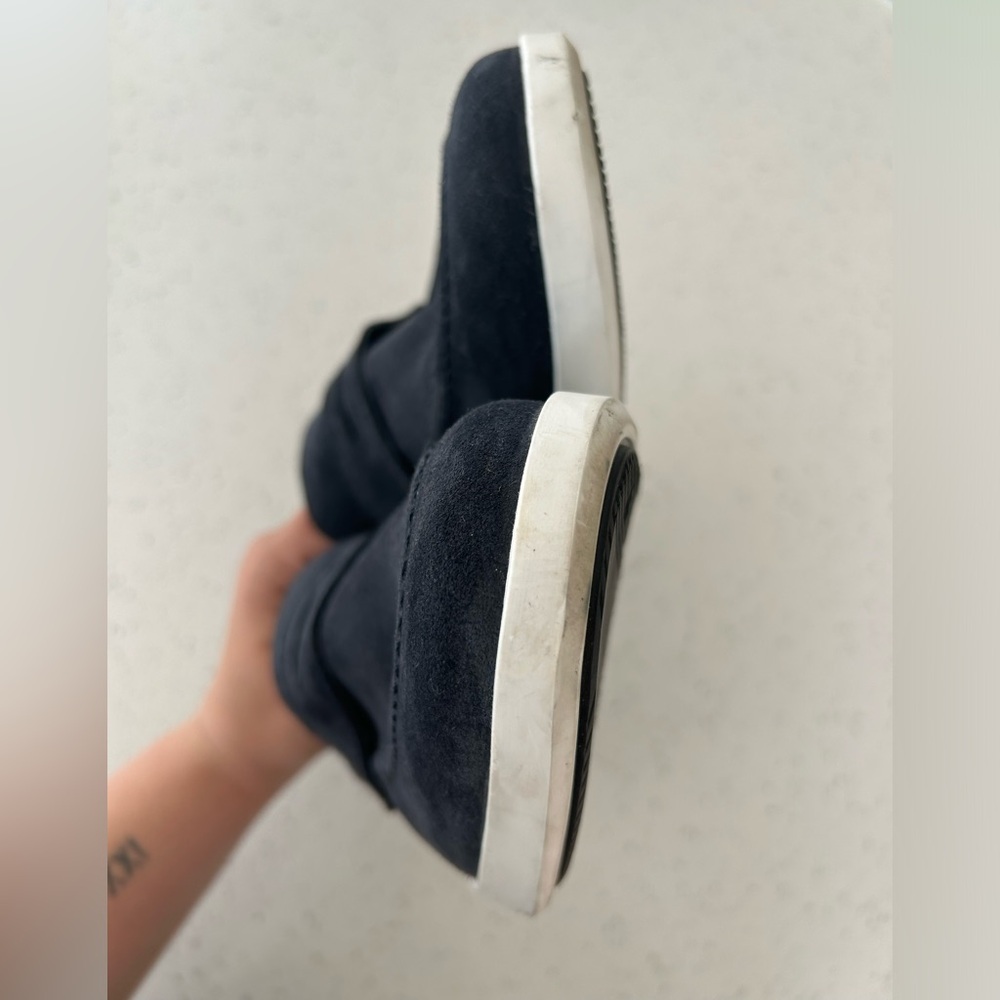 Wolf and Shepherd Men's Crossover Loafers - Picture 6 of 10